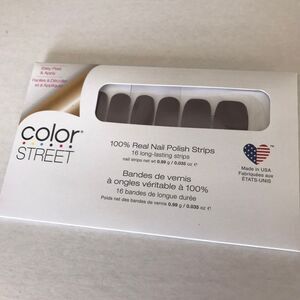 Color‎ Street nails Berlin It to Win It